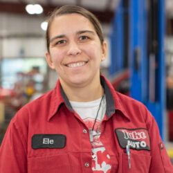 Elle: Service Advisor